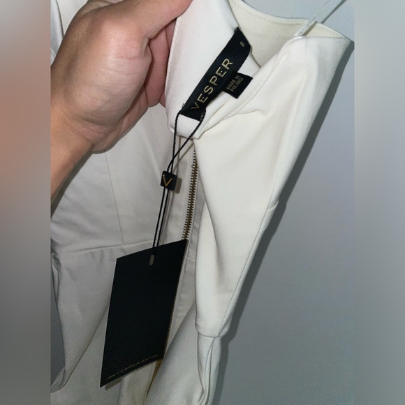 Vesper White One Shoulder ruffle detail Midi Dress Women’s US size 2 - Picture 6 of 9